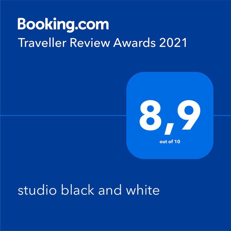 Studio Black And White Διαμέρισμα Λοτζ Εξωτερικό φωτογραφία